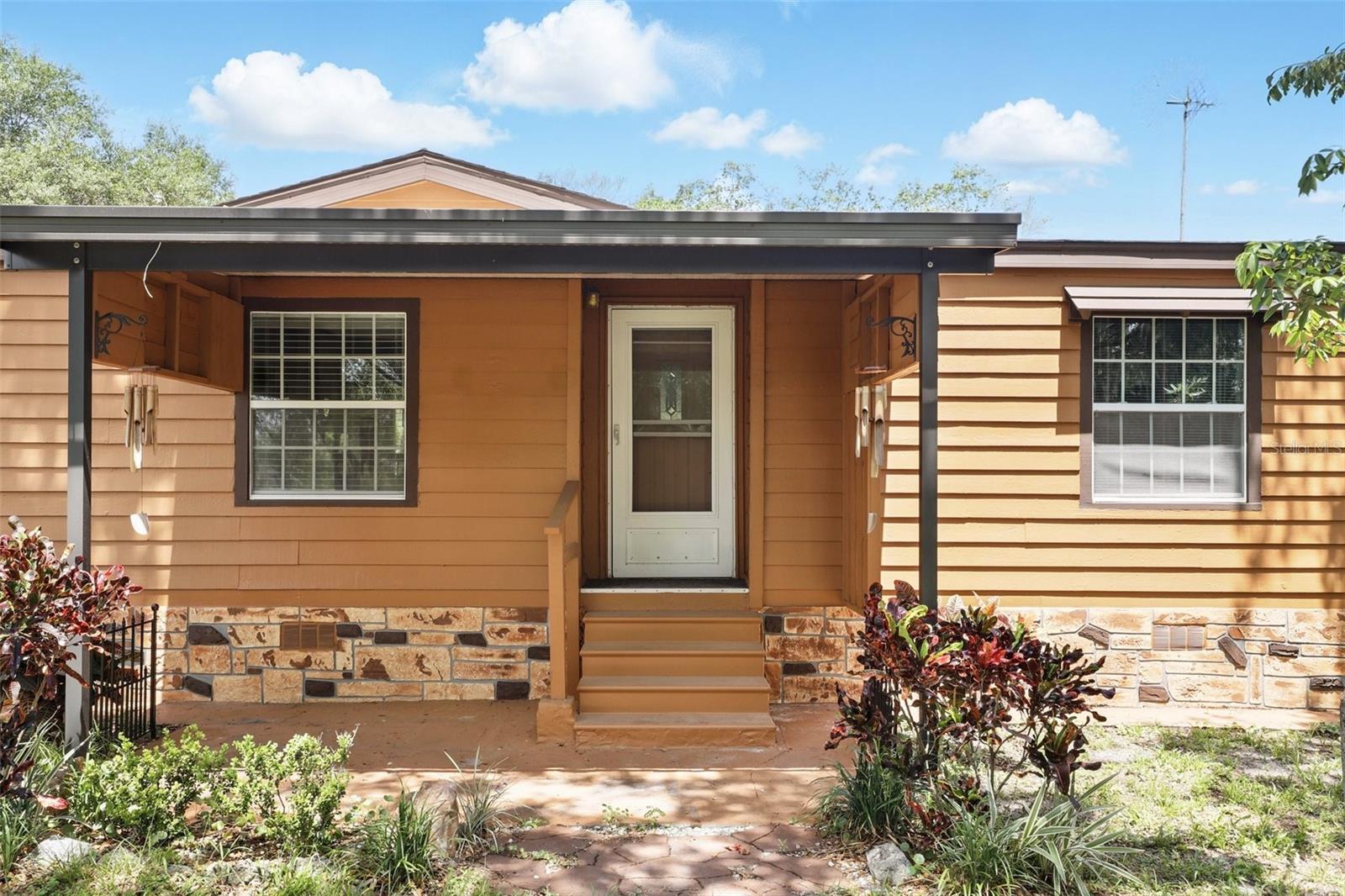 180 RAINTREE COURT