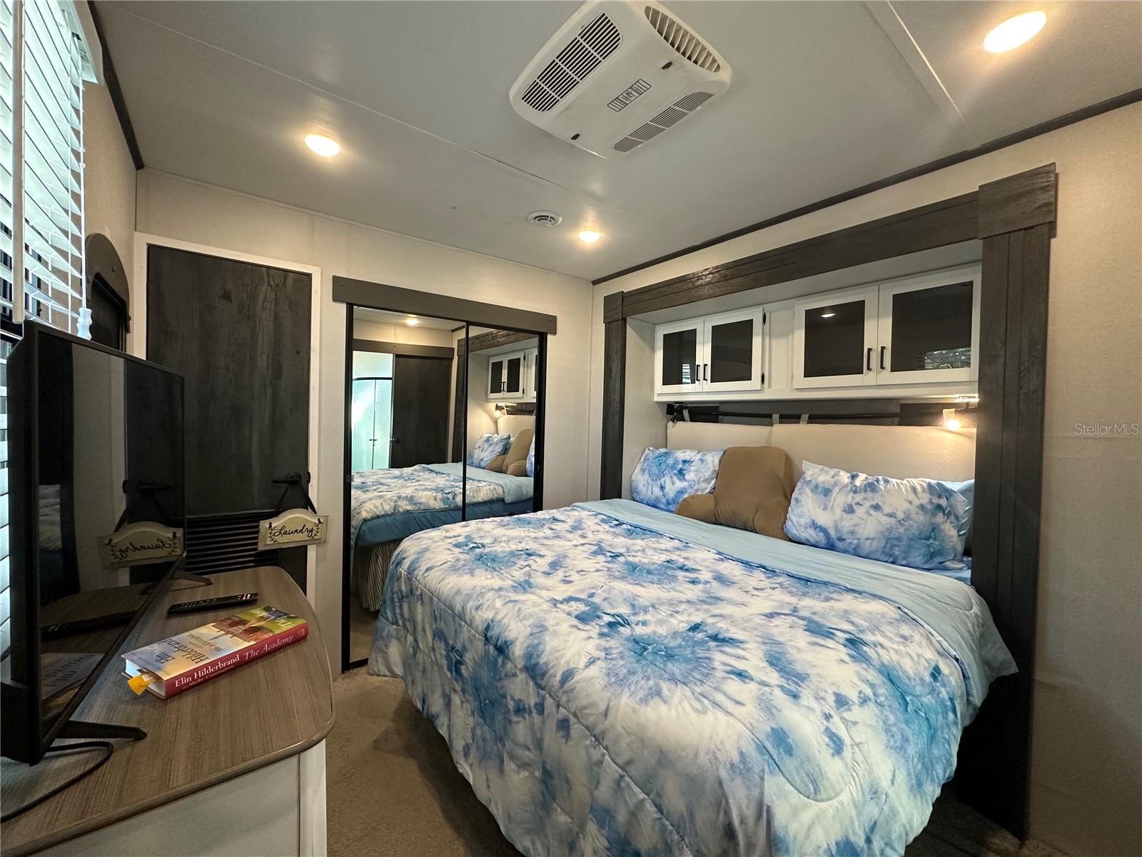 TROPIC ISLES CO-OP - Land