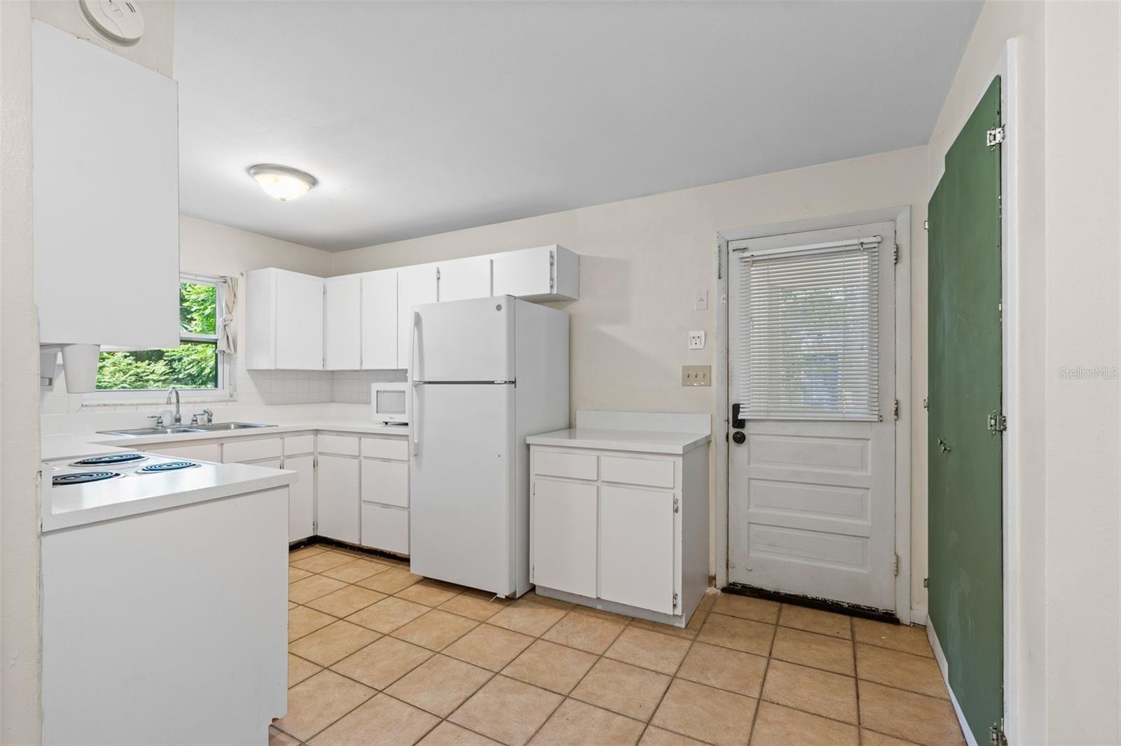 3445 NW 8TH AVENUE