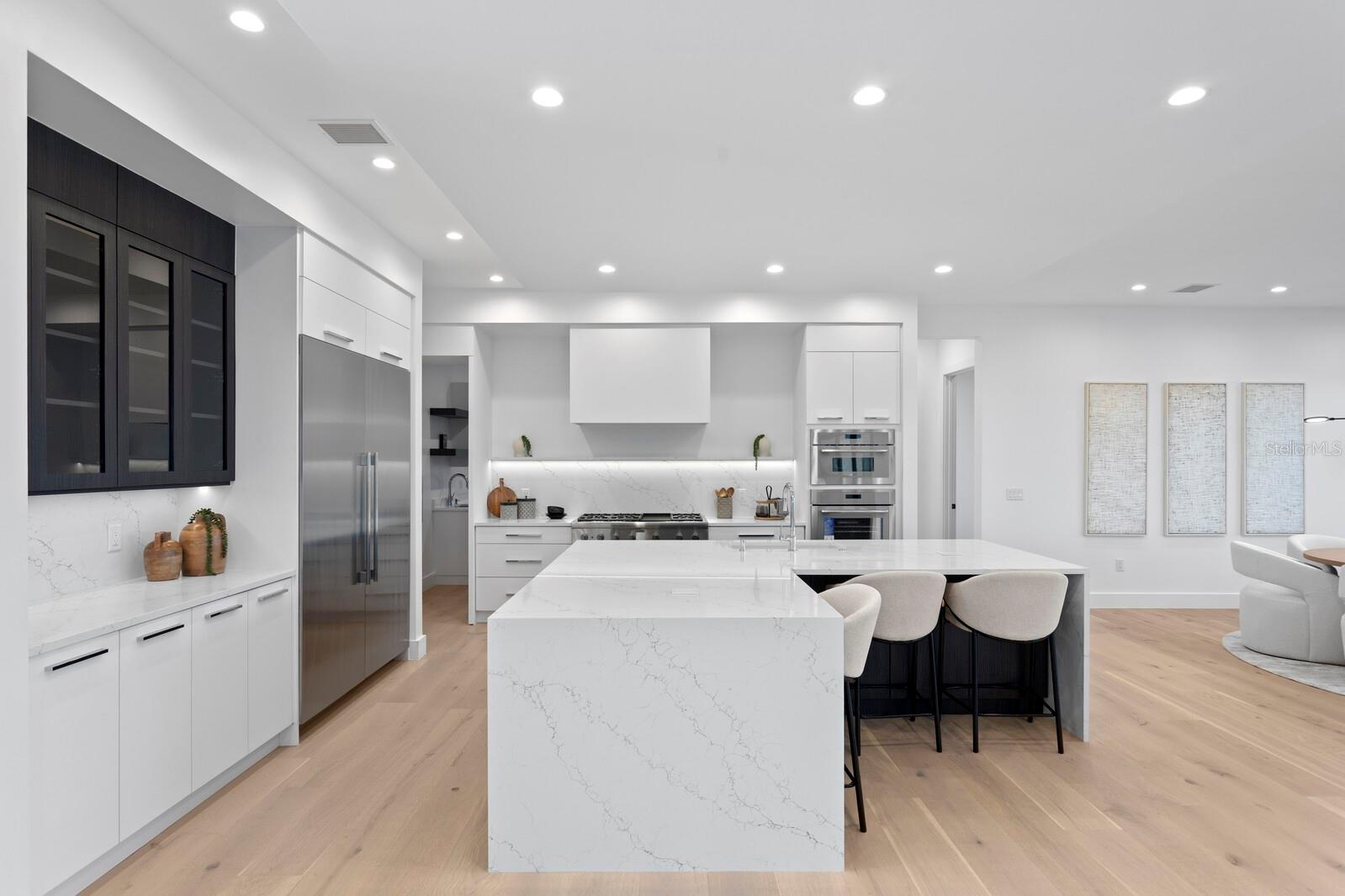 VENETIAN ISLES - Residential