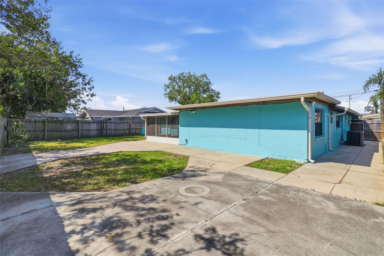 LEISURE BEACH - Residential