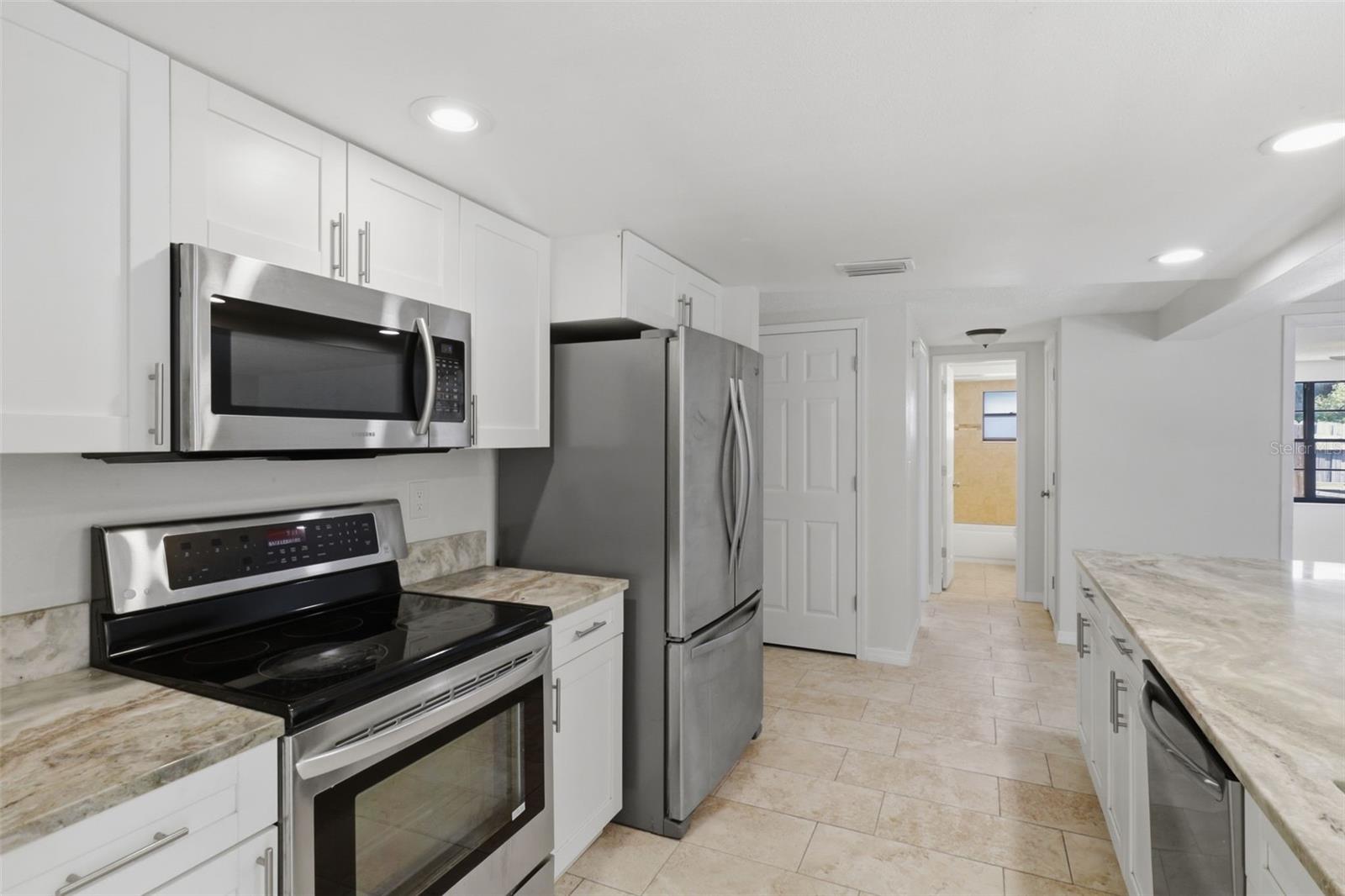 LEISURE BEACH - Residential