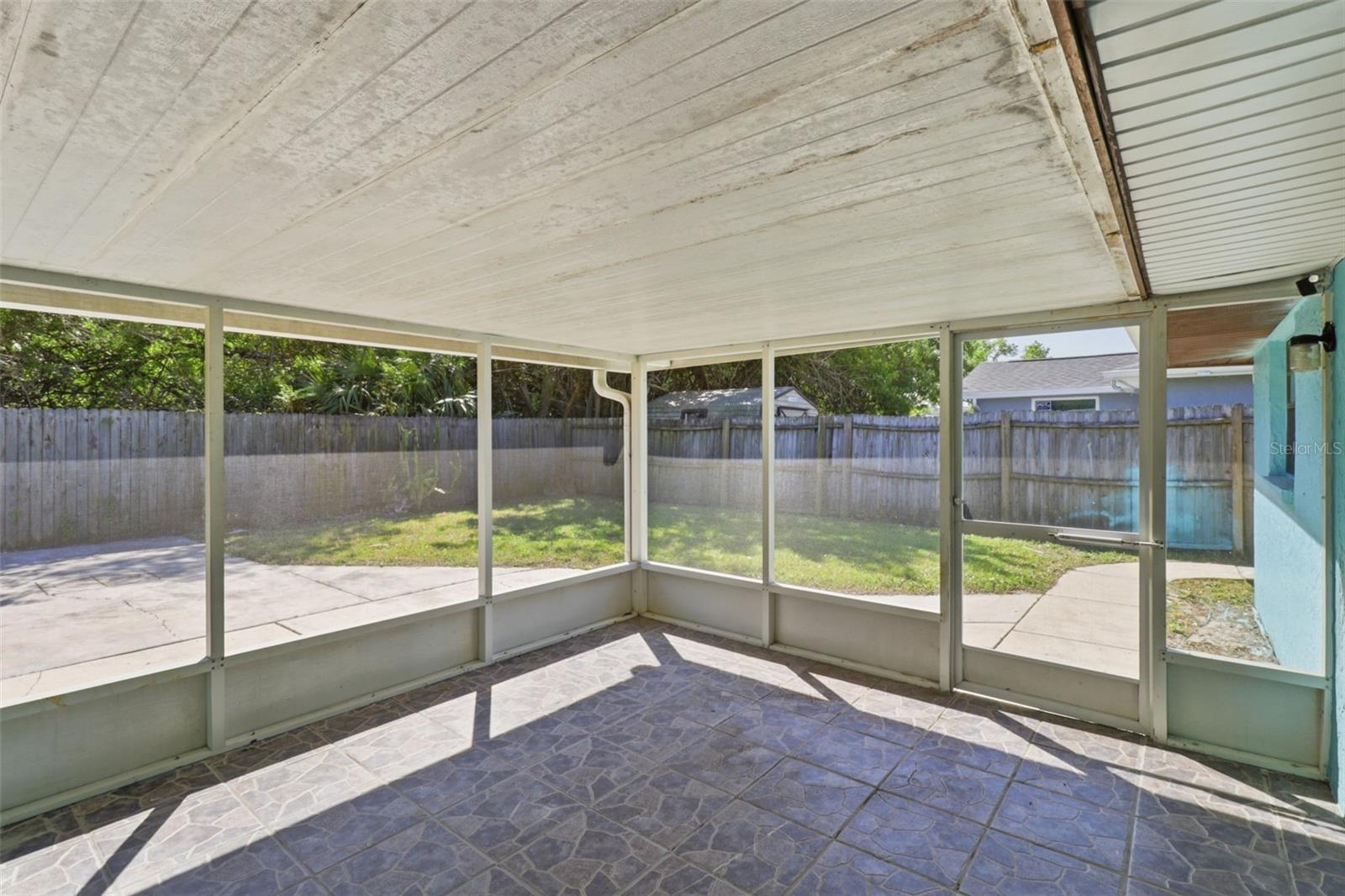 LEISURE BEACH - Residential