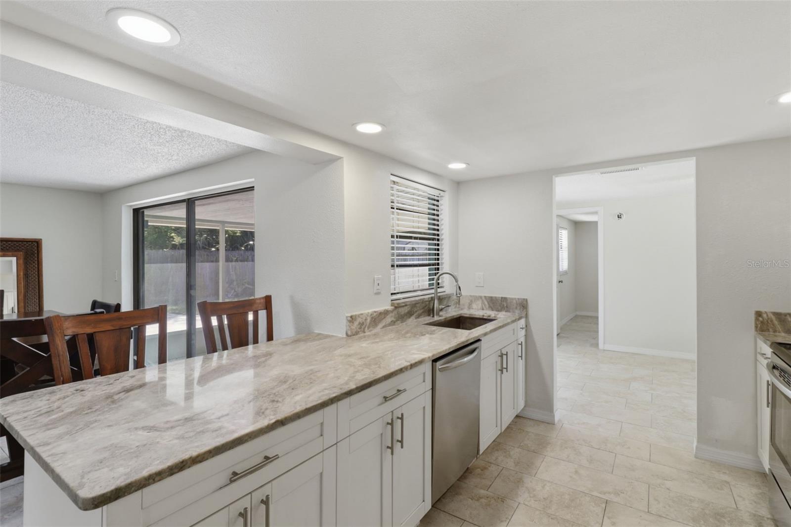 LEISURE BEACH - Residential