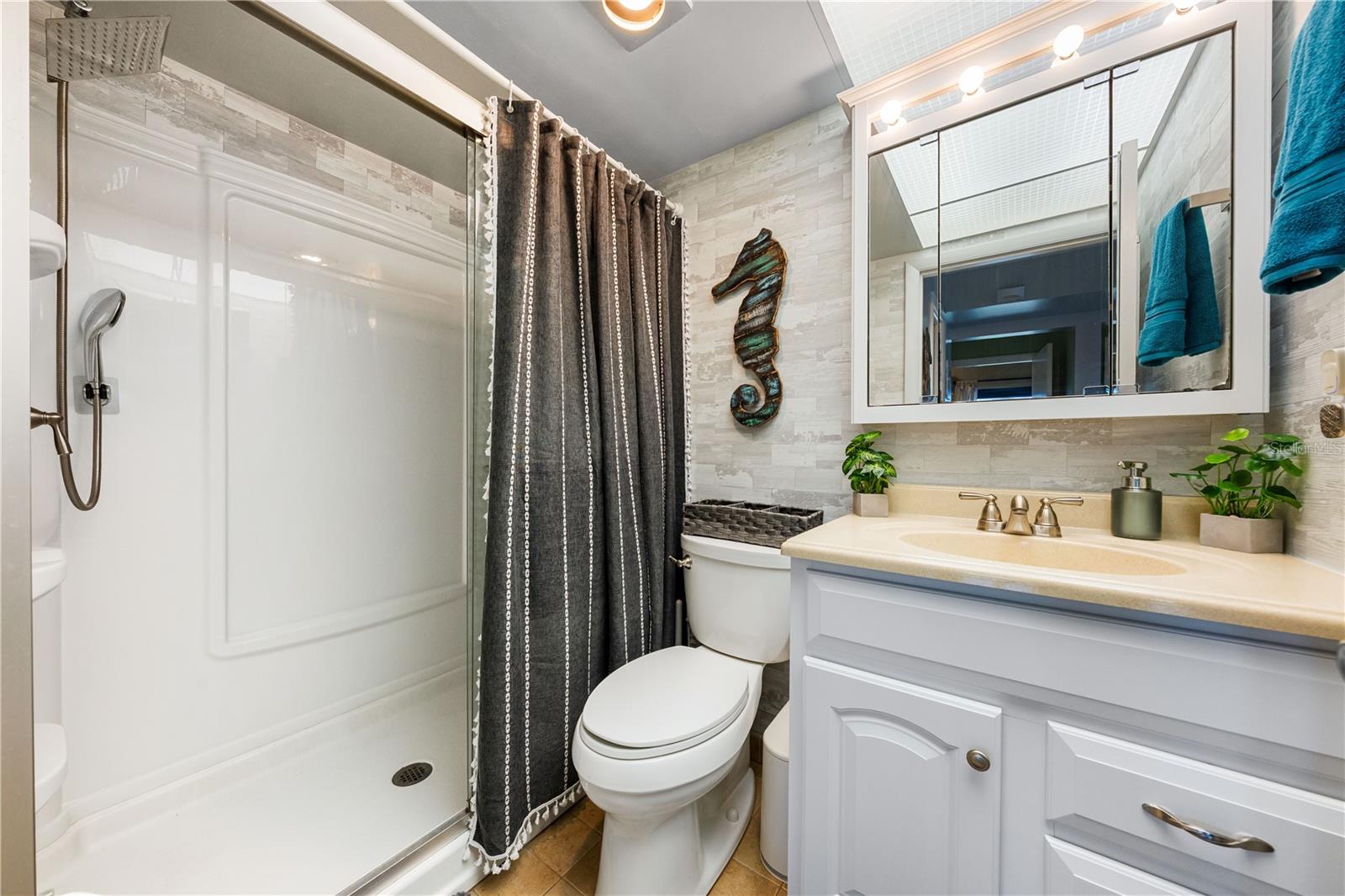 SANDY COVE II - Residential