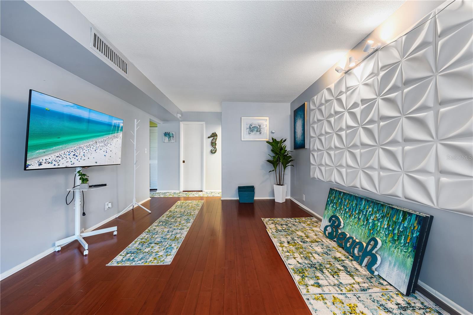 SANDY COVE II - Residential