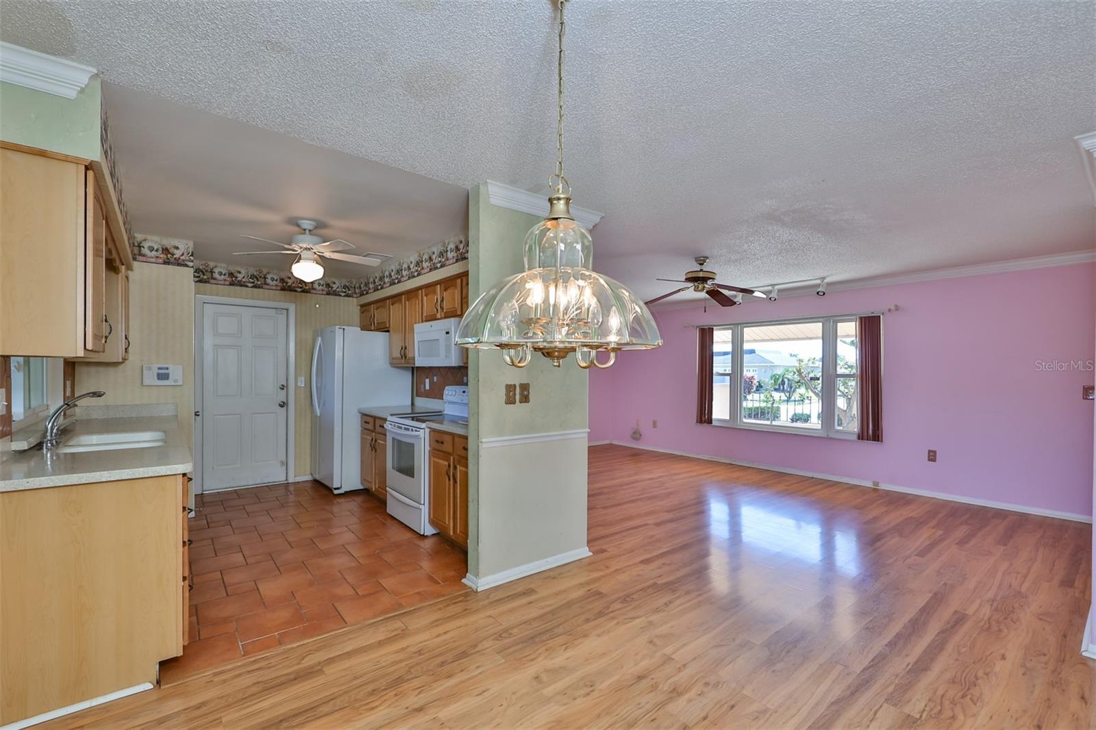 DEL WEBBS SUN CITY FLORIDA UN - Residential