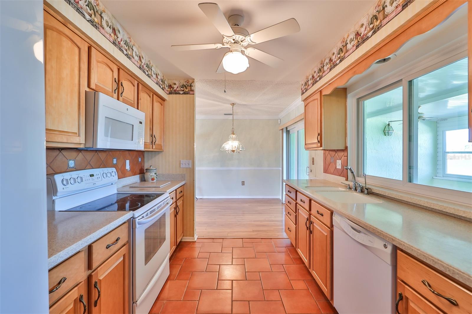 DEL WEBBS SUN CITY FLORIDA UN - Residential