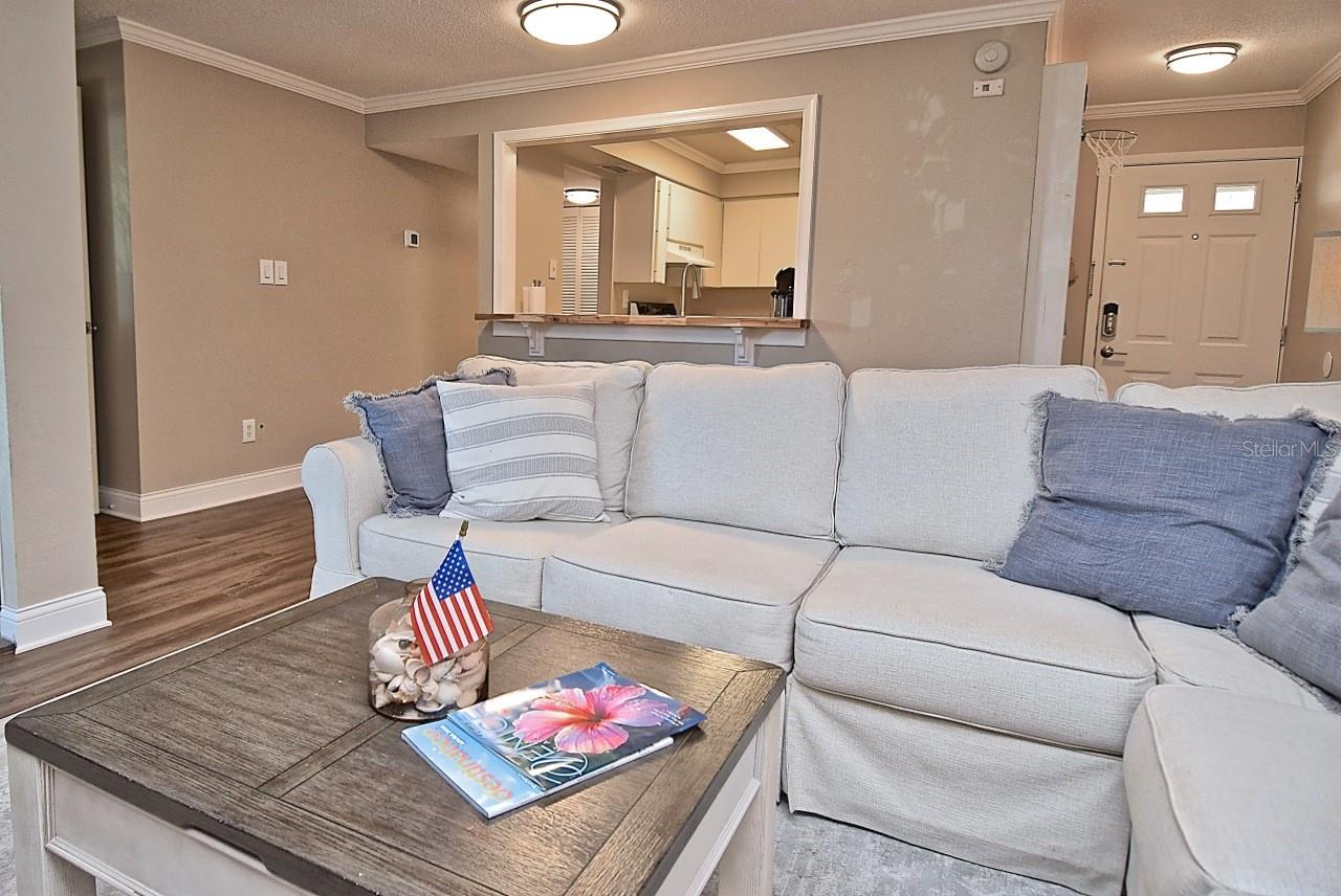 2121 WOOD STREET 201