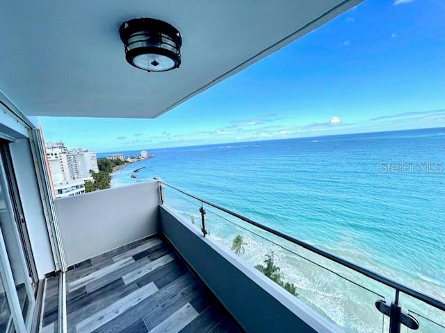 WALDORF TOWER ISLA VERDE - Residential Lease