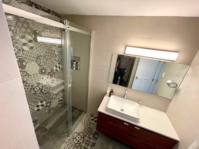 WALDORF TOWER ISLA VERDE - Residential Lease