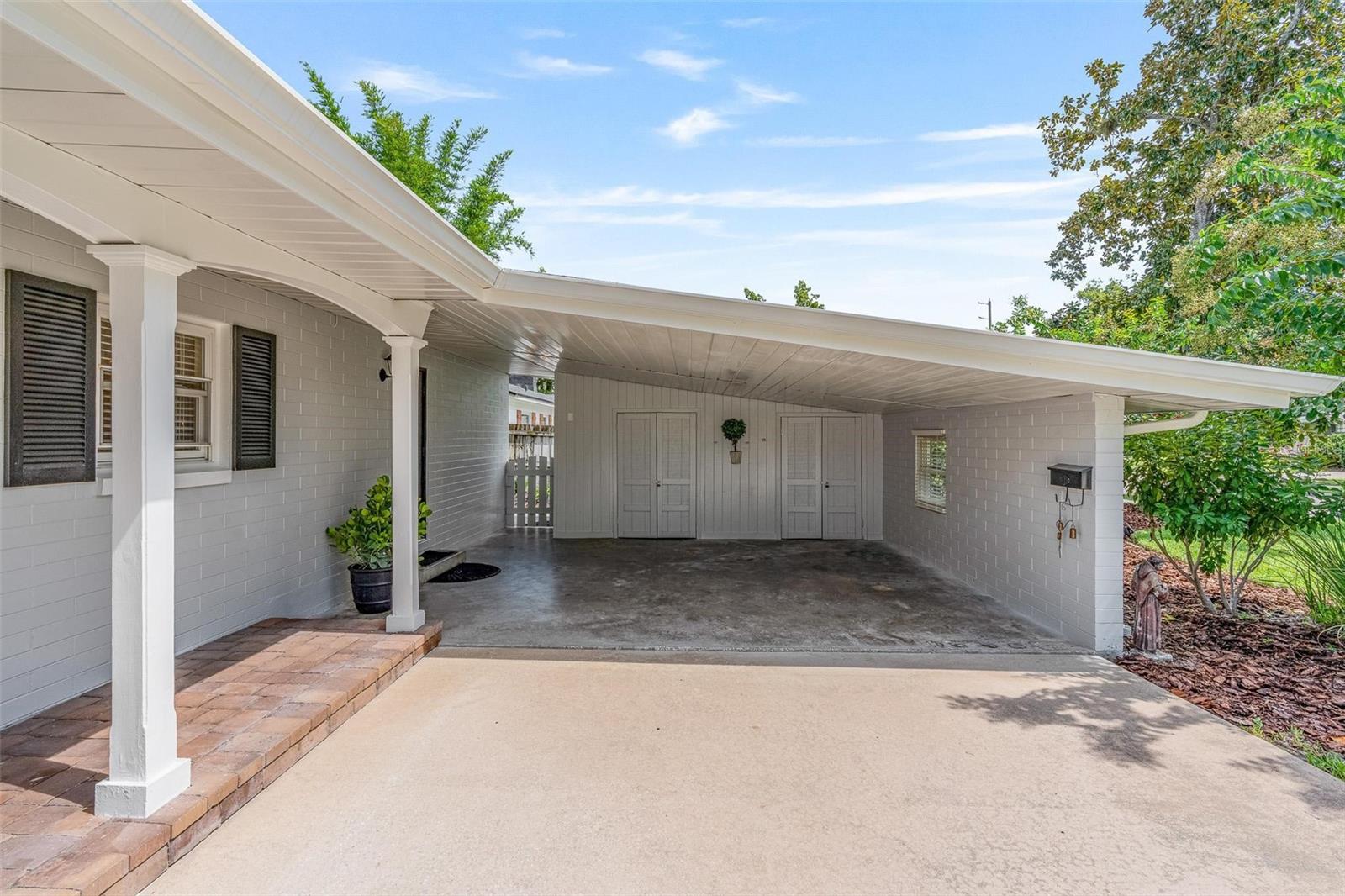555 ARAPAHO TRAIL