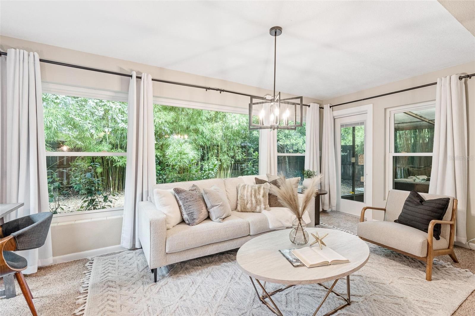 555 ARAPAHO TRAIL