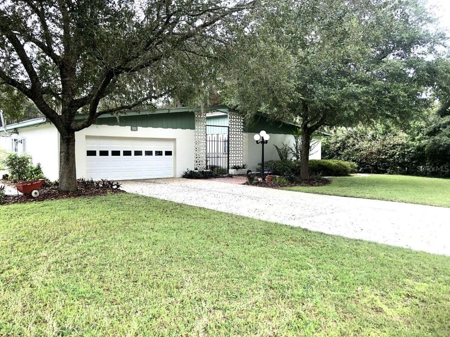 You wont believe this Hidden Gem.. Great 4 bedroom 2 bath Home sits on almost an acre of land on a dead end street.  This is a rare find in Deland. With a little TLC / Updating it could be your dream home. Centrally located and close to everything /  Downtown, 1-4 just minutes away, Hospital, Schools, Banks, Shopping.  ..
OPEN HOUSE SATURDAY 12:30 -2:30pm ;Water: City