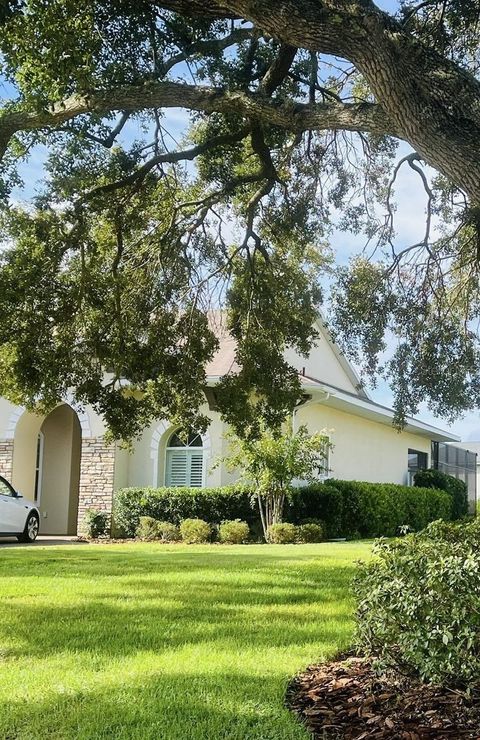 A home in LADY LAKE