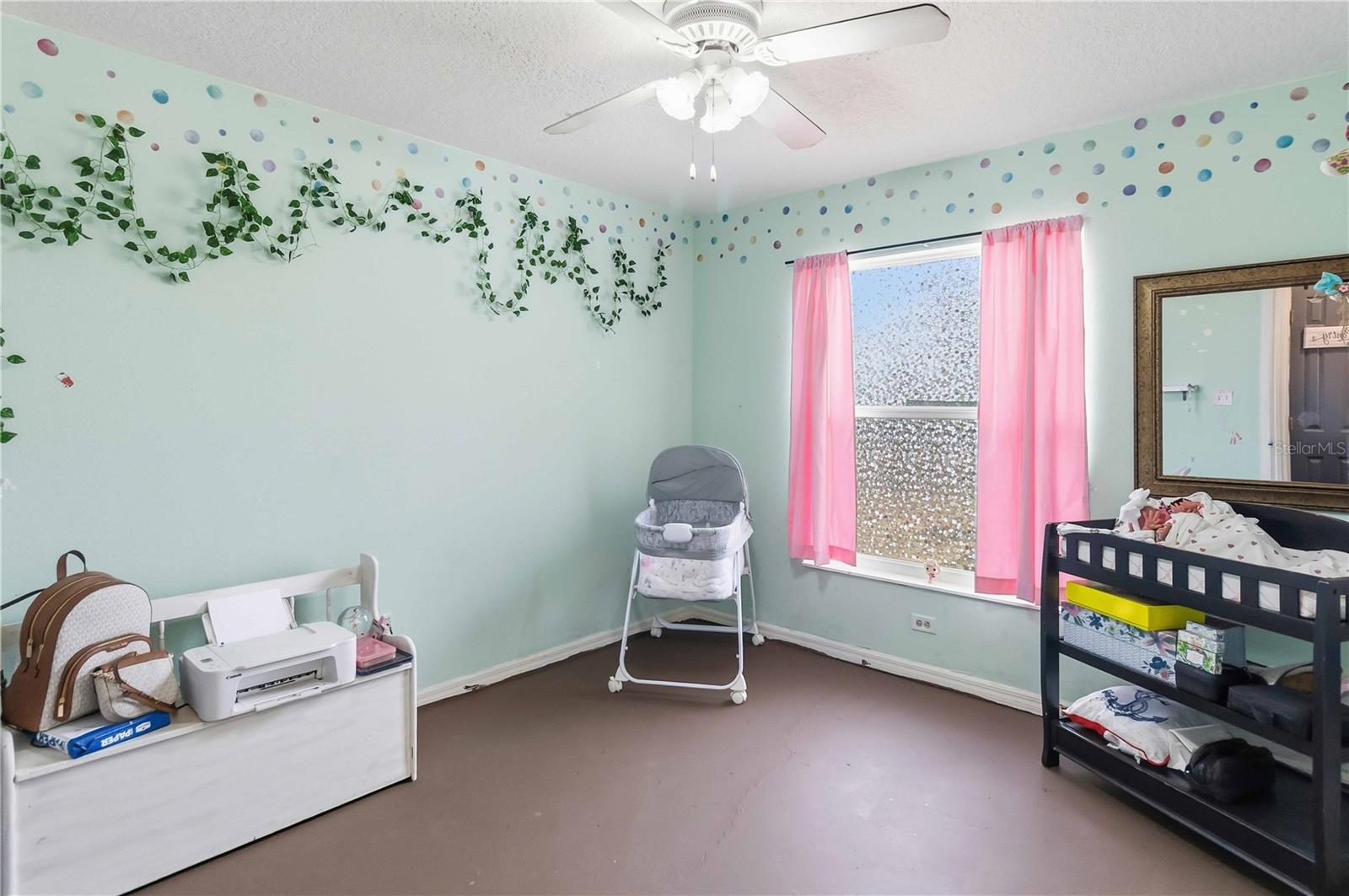 MOUNT PLYMOUTH - Residential