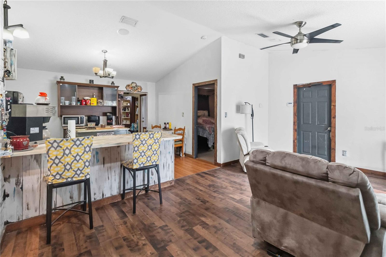 MOUNT PLYMOUTH - Residential