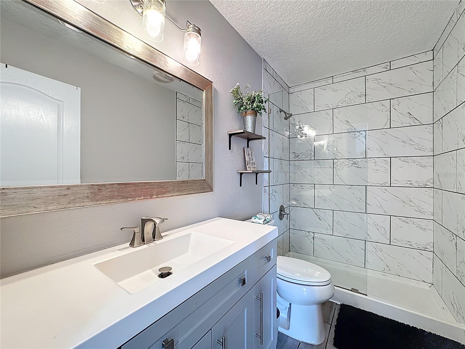 TUSCANY POINTE PH 01 - Residential