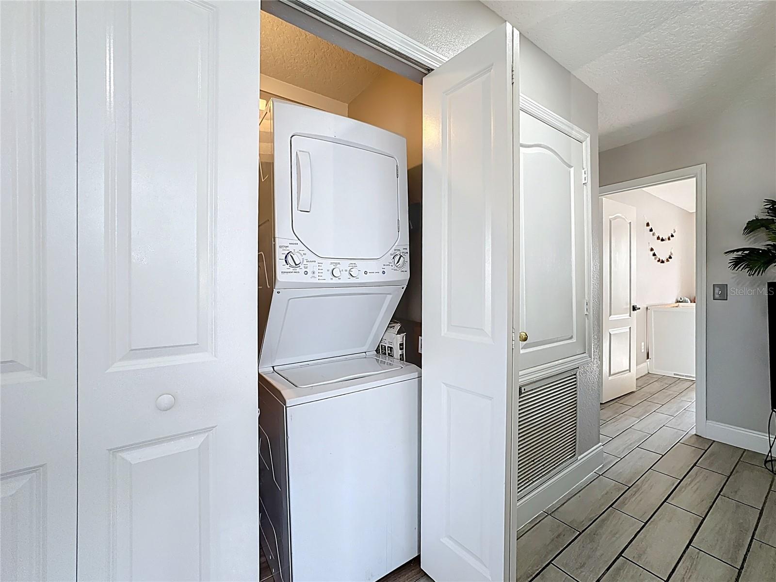 TUSCANY POINTE PH 01 - Residential