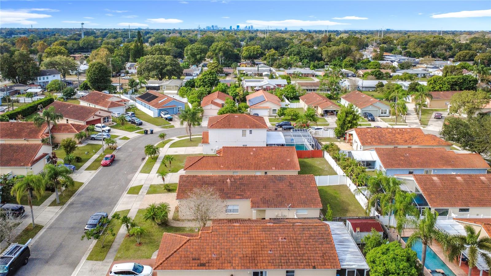 TUSCANY POINTE PH 01 - Residential