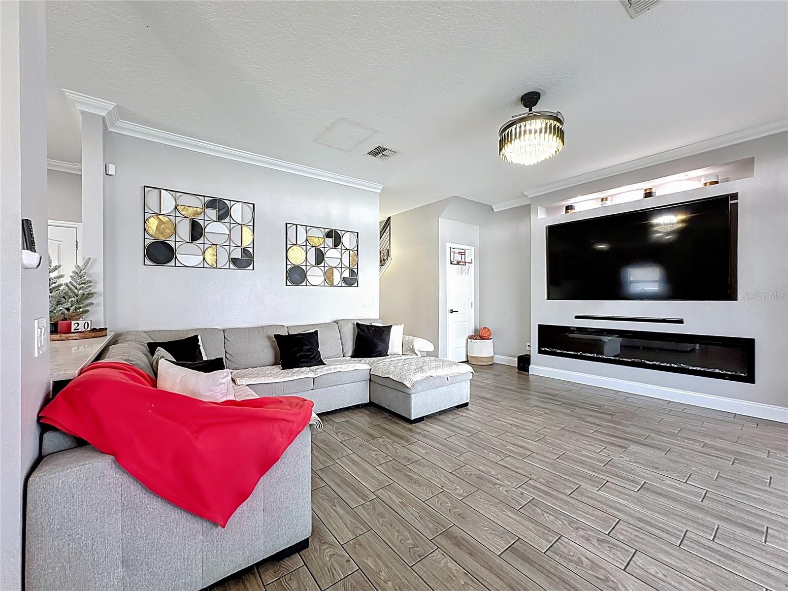 TUSCANY POINTE PH 01 - Residential