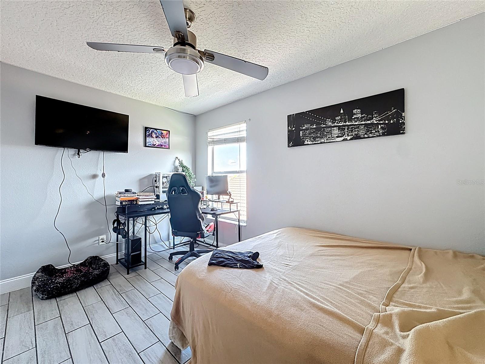 TUSCANY POINTE PH 01 - Residential