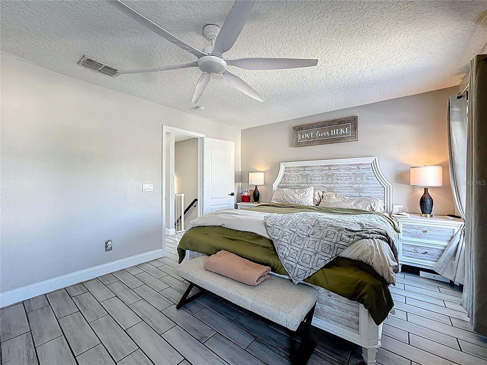 TUSCANY POINTE PH 01 - Residential