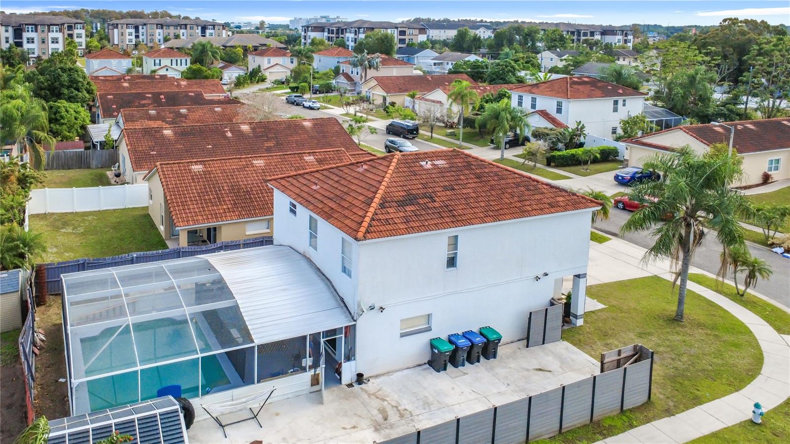 TUSCANY POINTE PH 01 - Residential