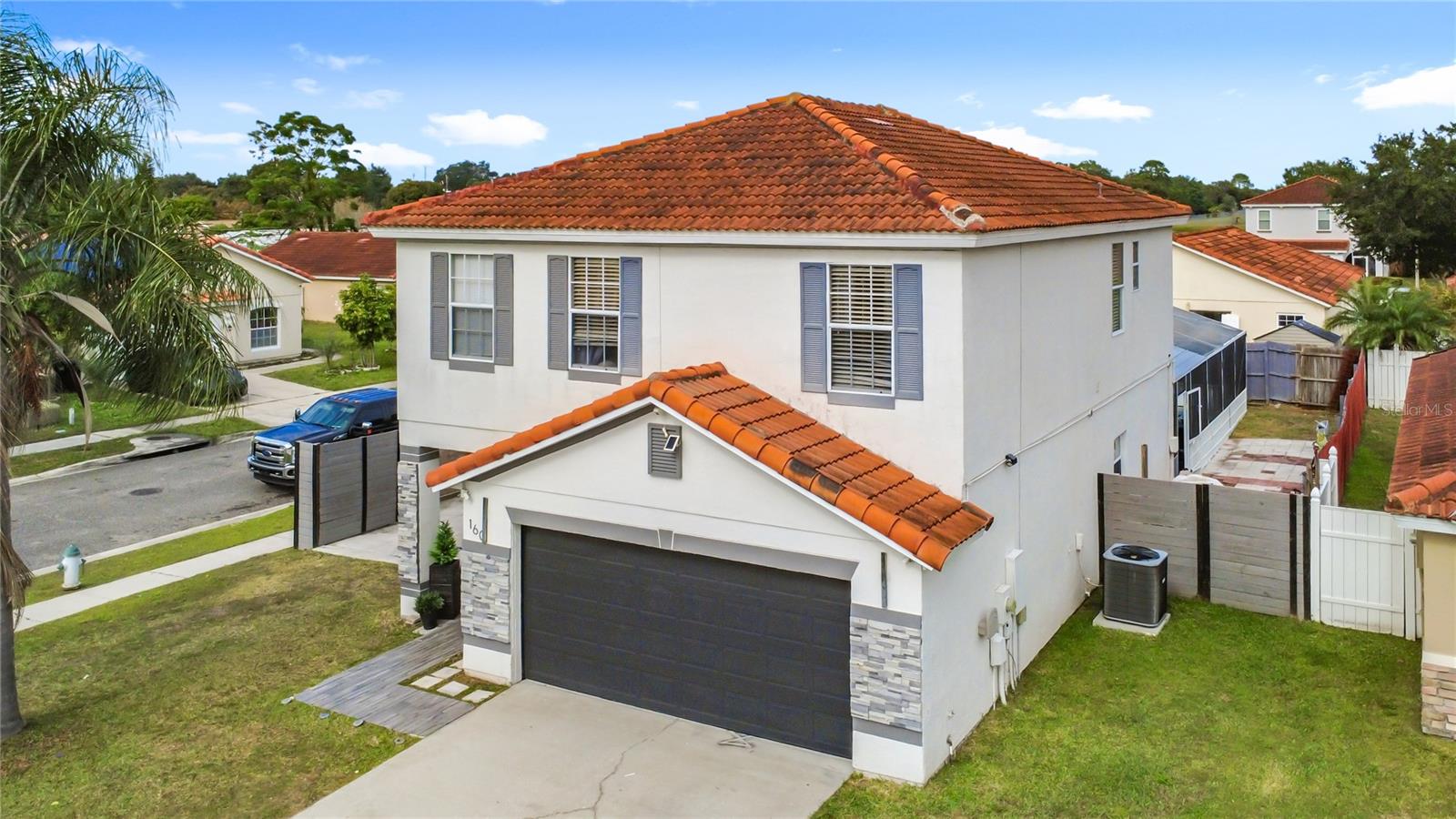 TUSCANY POINTE PH 01 - Residential