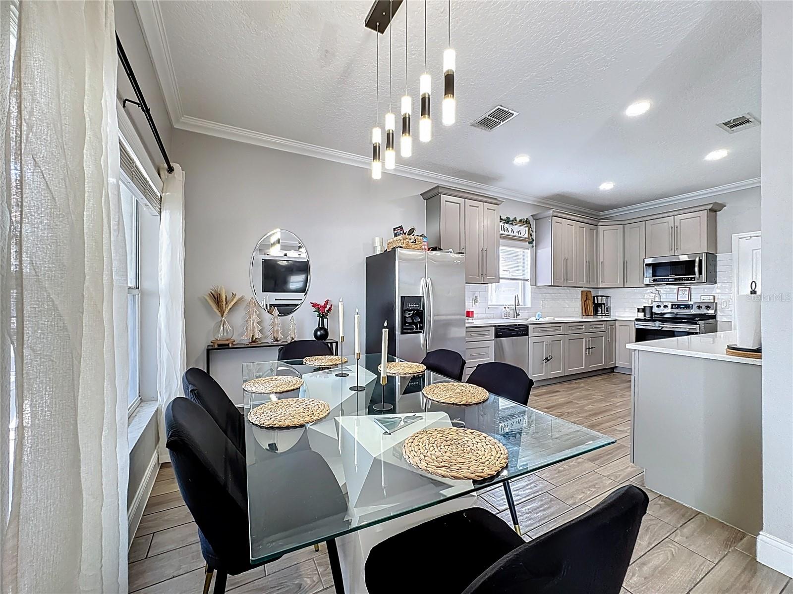 TUSCANY POINTE PH 01 - Residential