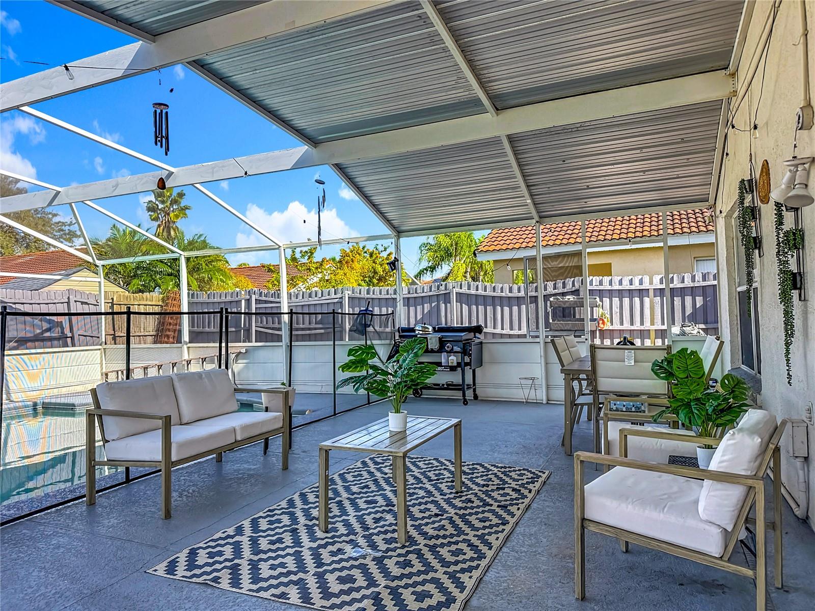 TUSCANY POINTE PH 01 - Residential