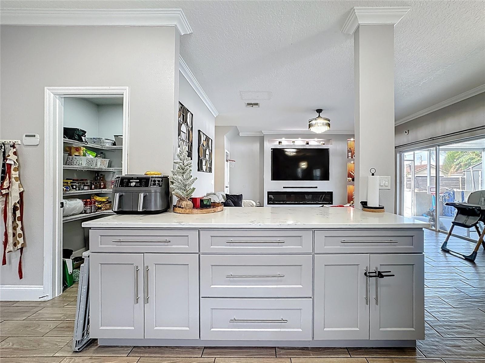 TUSCANY POINTE PH 01 - Residential