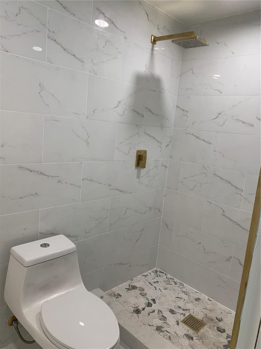 NEW EDEN ON THE LAKES UNITS 11 & 14 REP - Residential