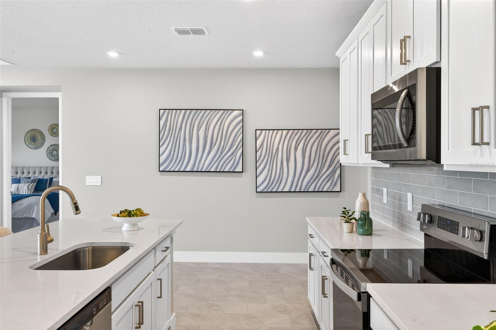 SUNSTONE AT WELLEN PARK - Residential