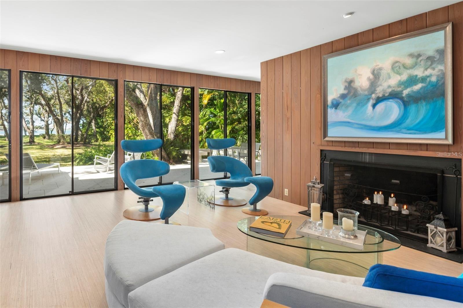 3348 OLD OAK DRIVE
