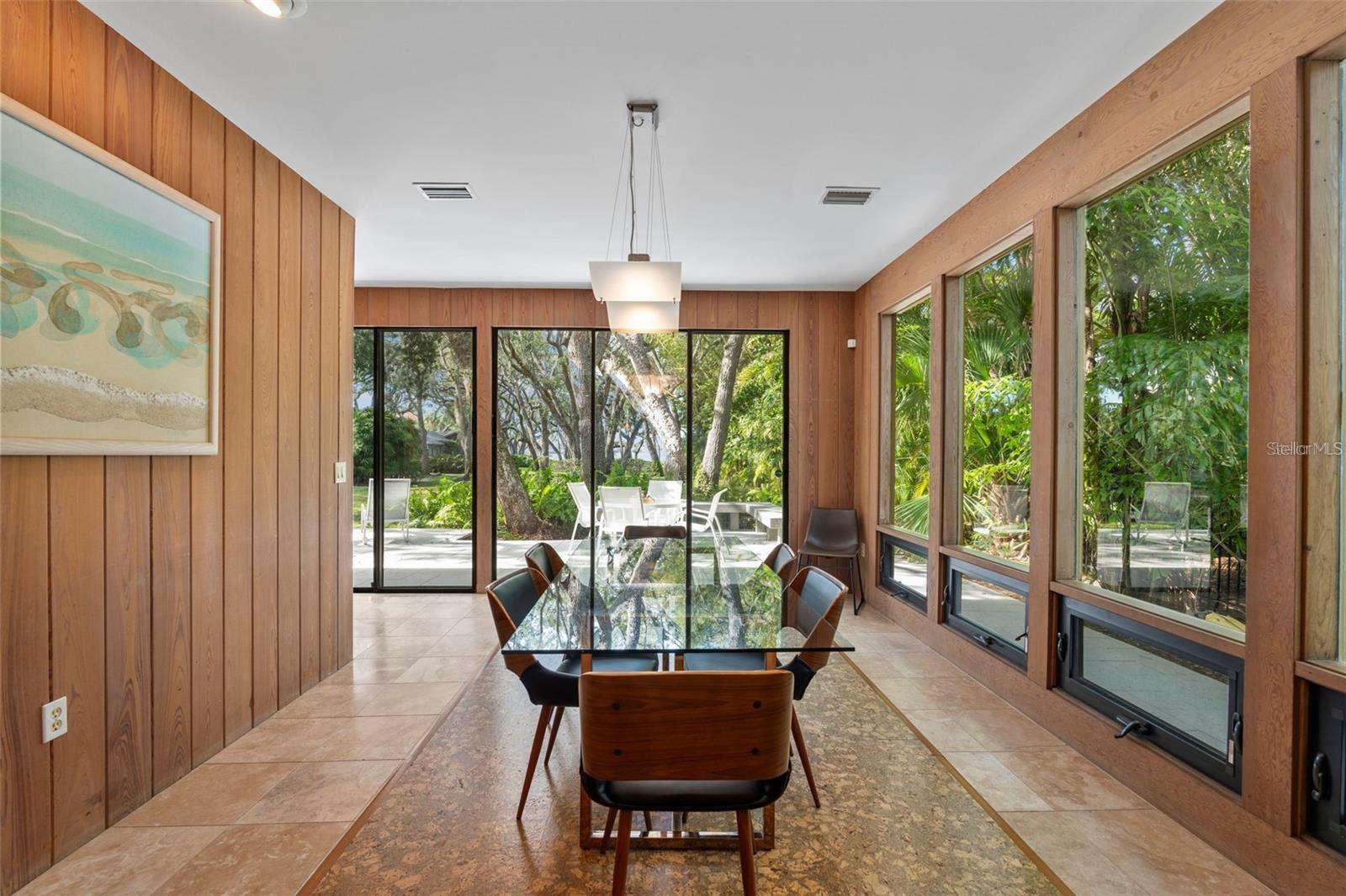 3348 OLD OAK DRIVE