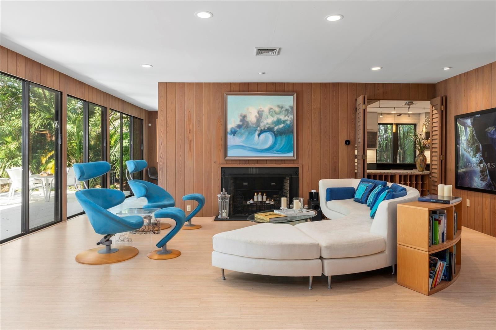 3348 OLD OAK DRIVE