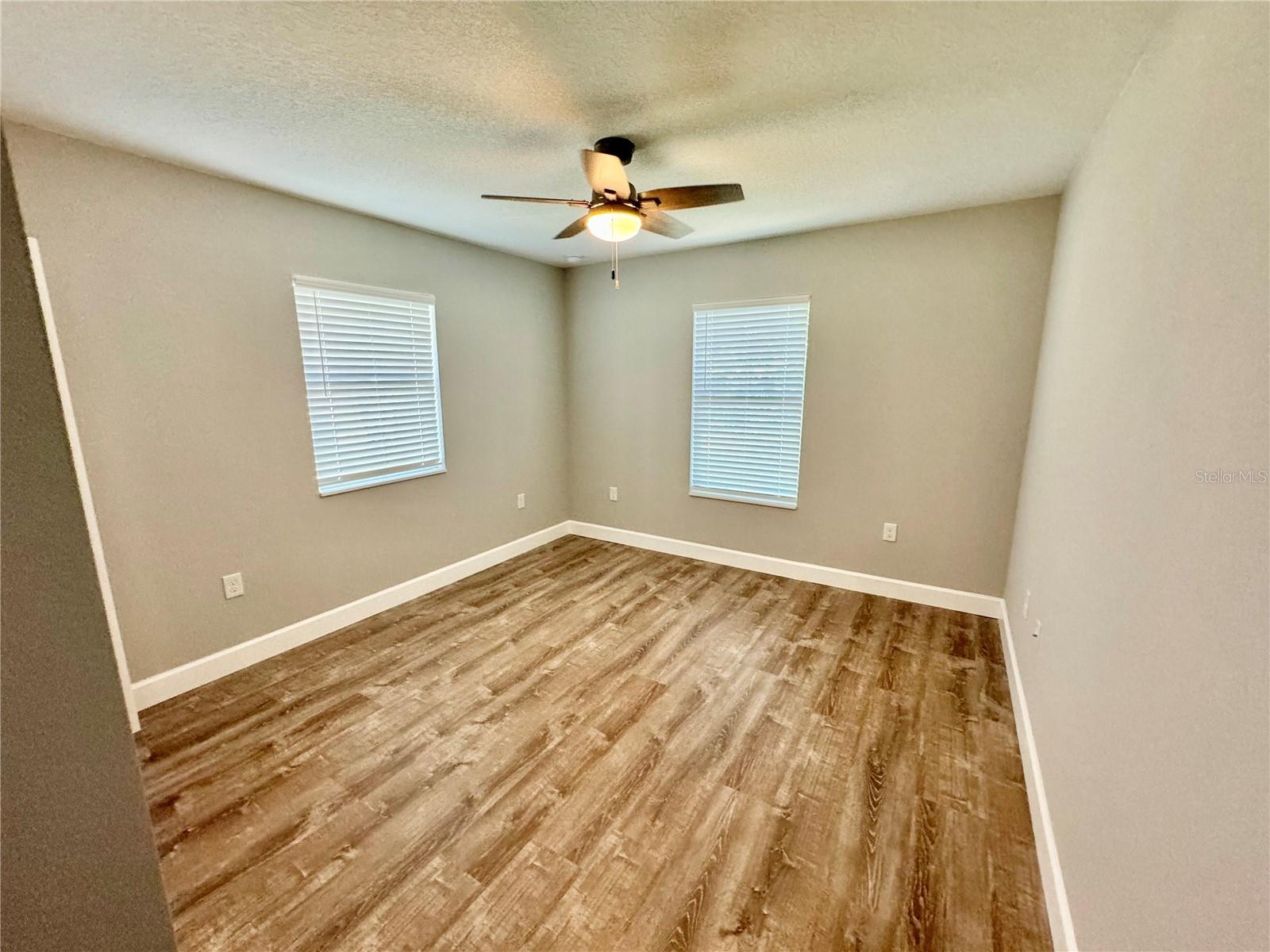 HIGHLAND GROVES - Residential Lease