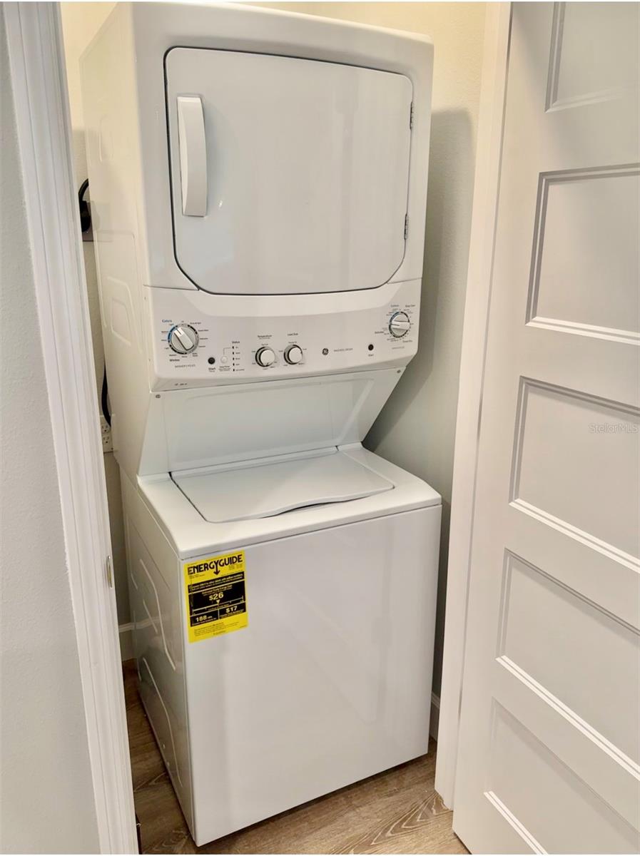 HIGHLAND GROVES - Residential Lease