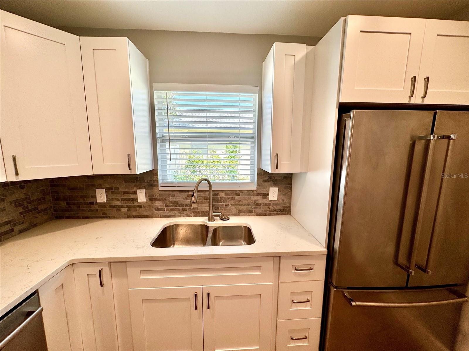 HIGHLAND GROVES - Residential Lease