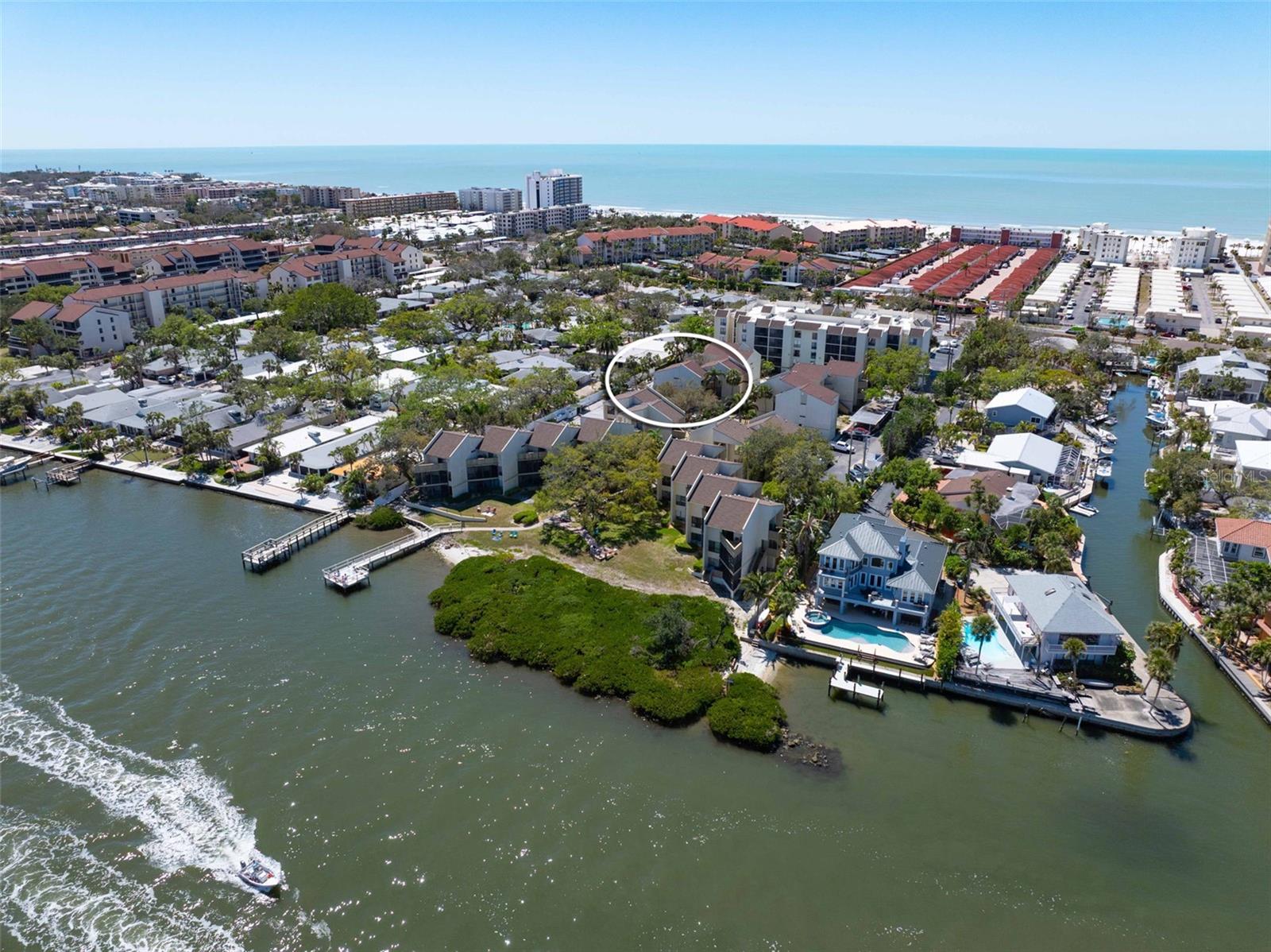 BAY OAKS - Residential