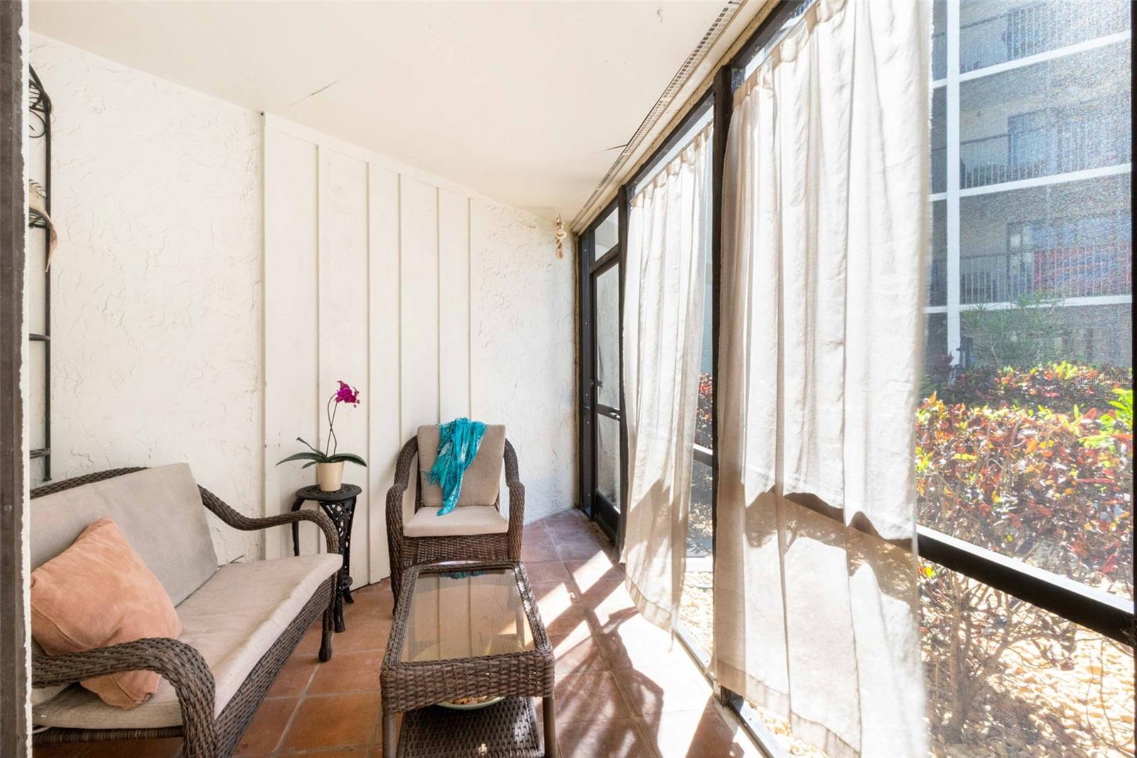 BAY OAKS - Residential