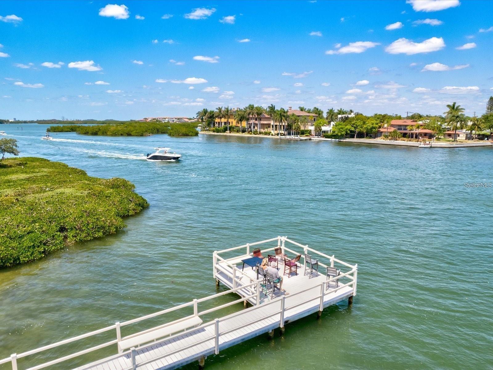 BAY OAKS - Residential