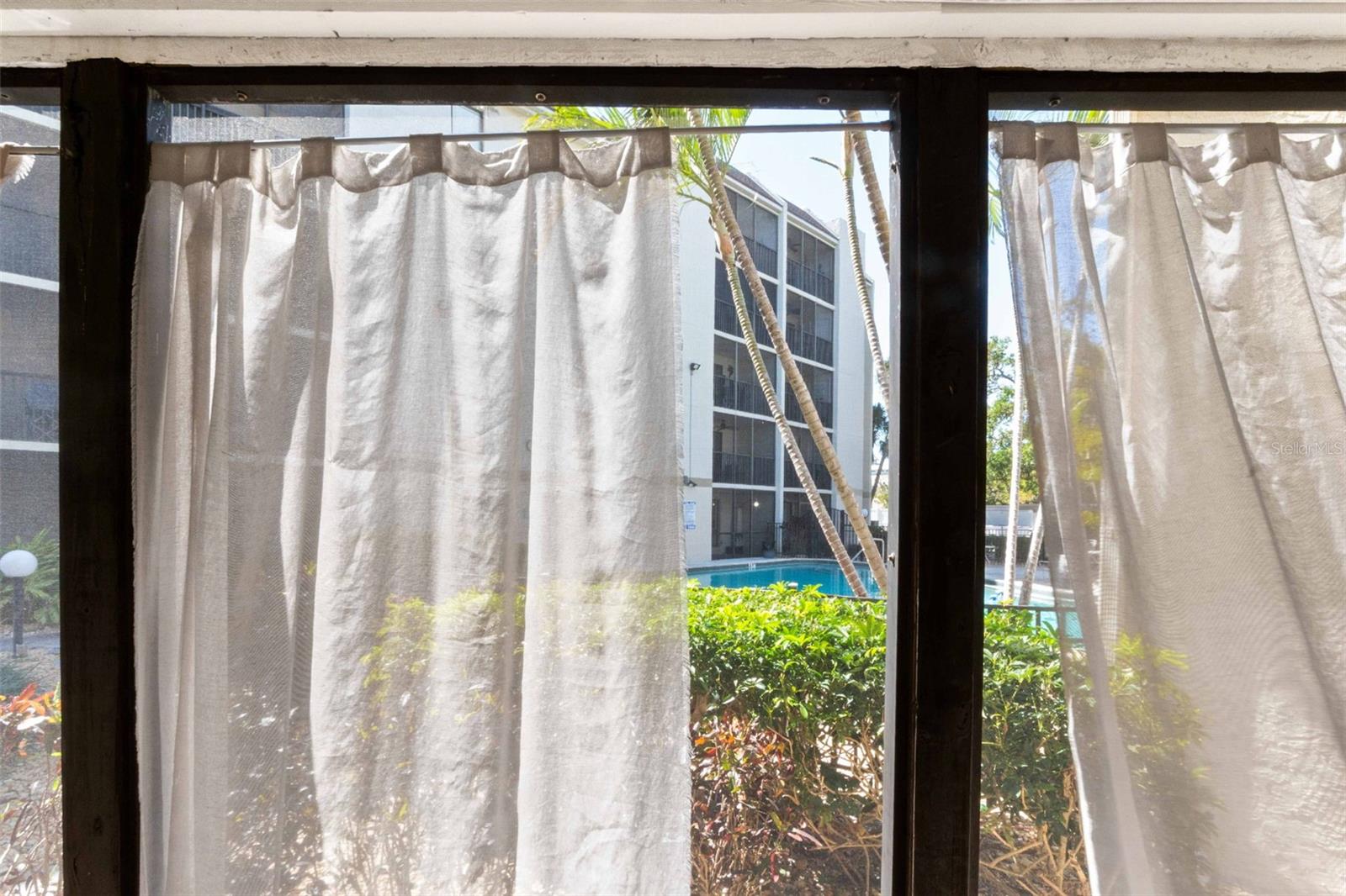 BAY OAKS - Residential