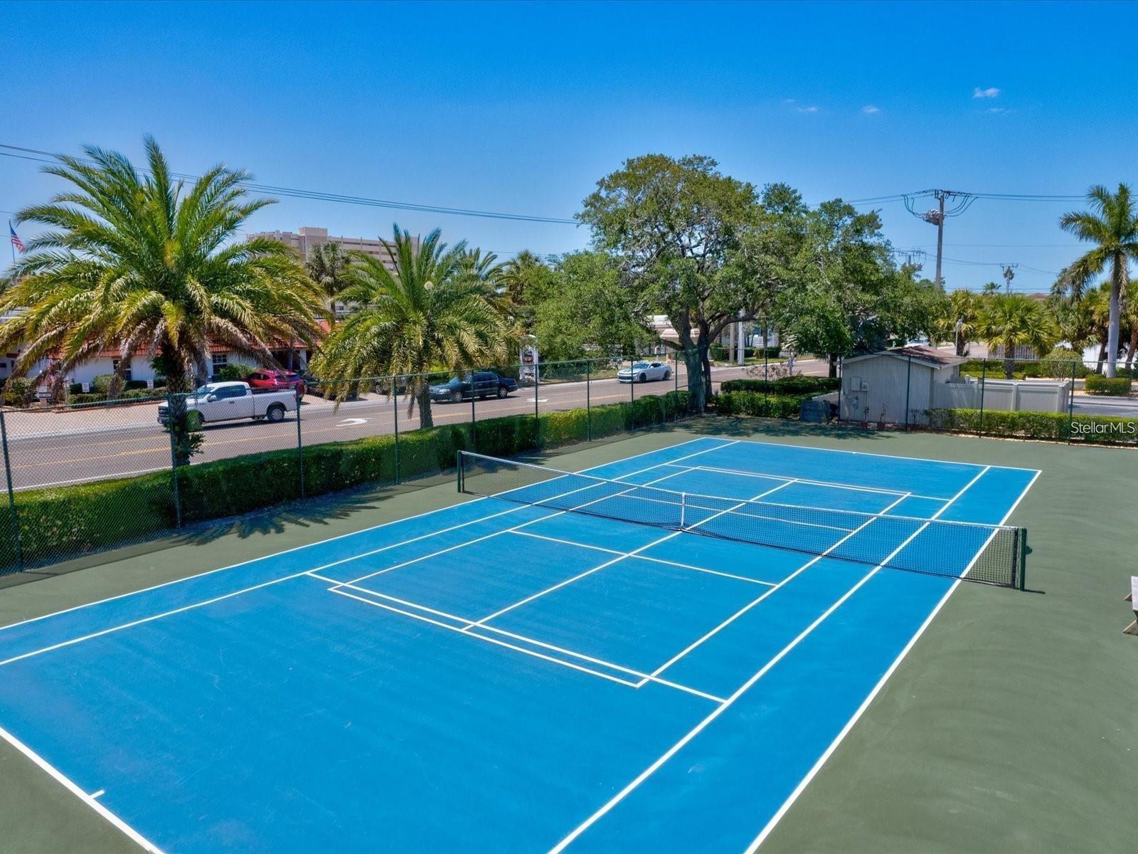 BAY OAKS - Residential