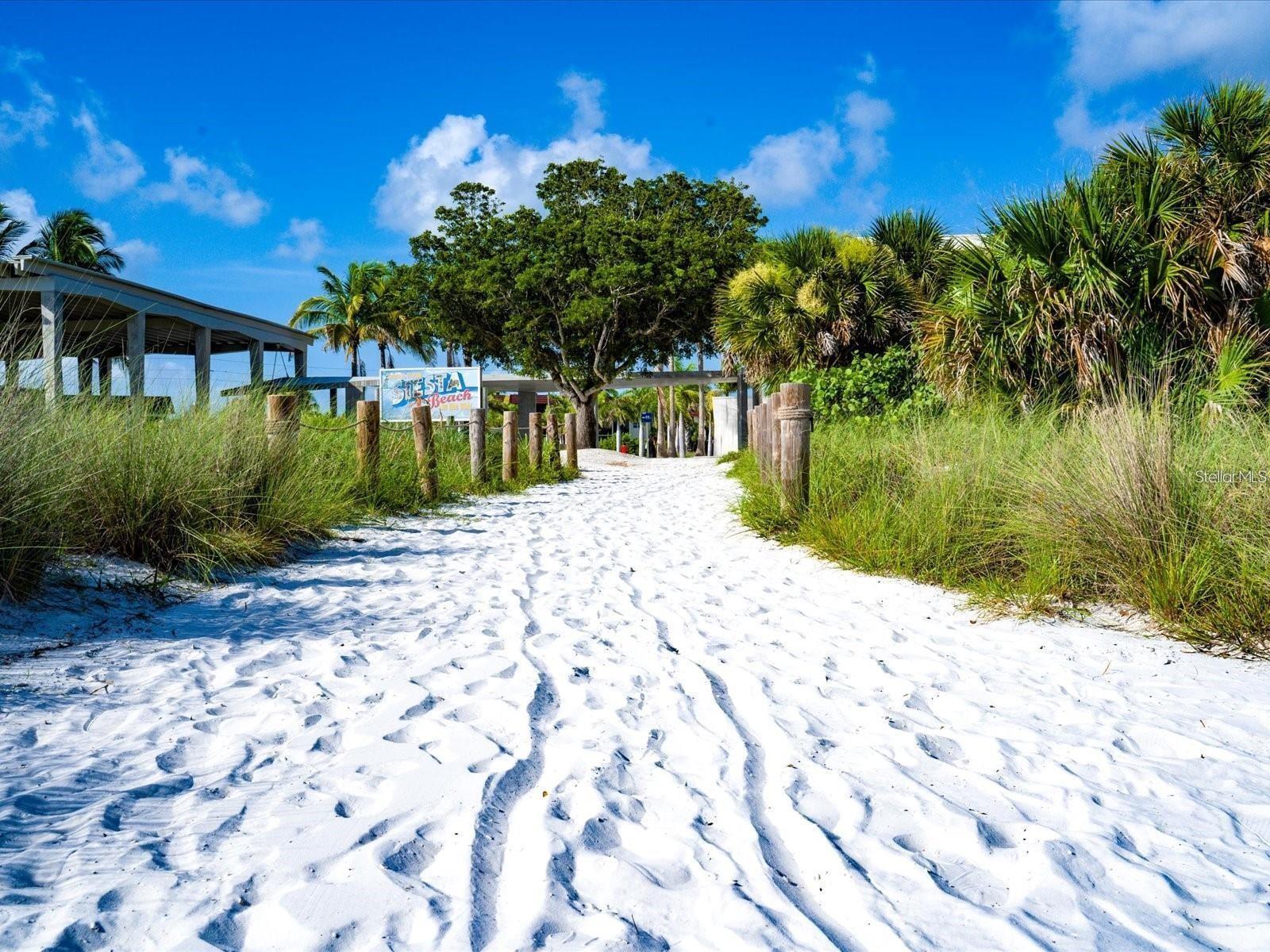 BAY OAKS - Residential