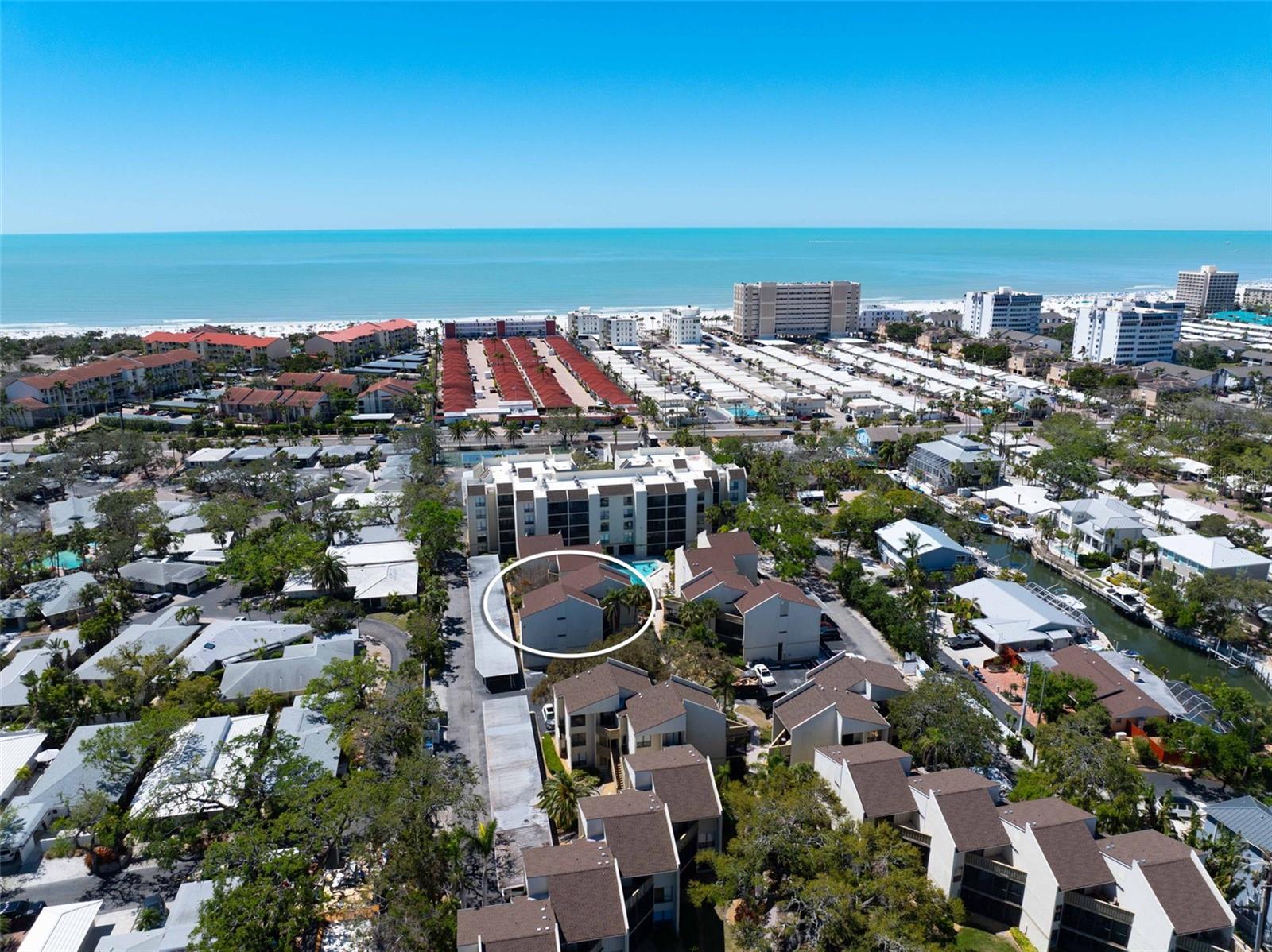 BAY OAKS - Residential