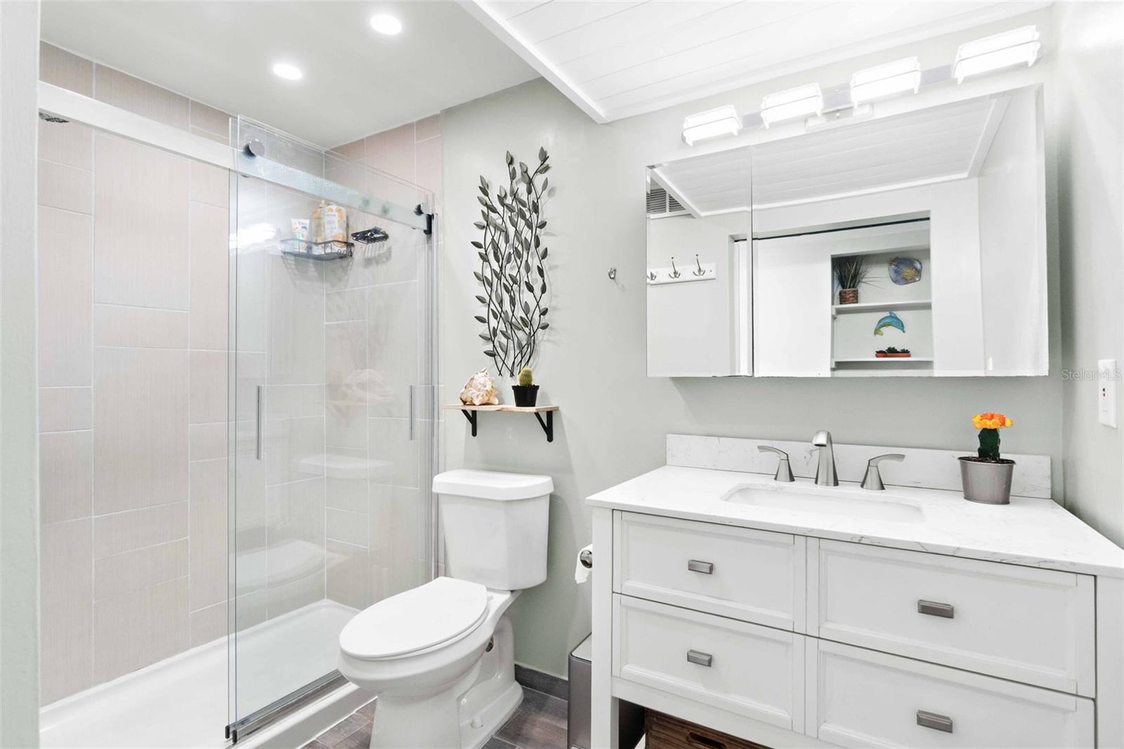 BAY OAKS - Residential