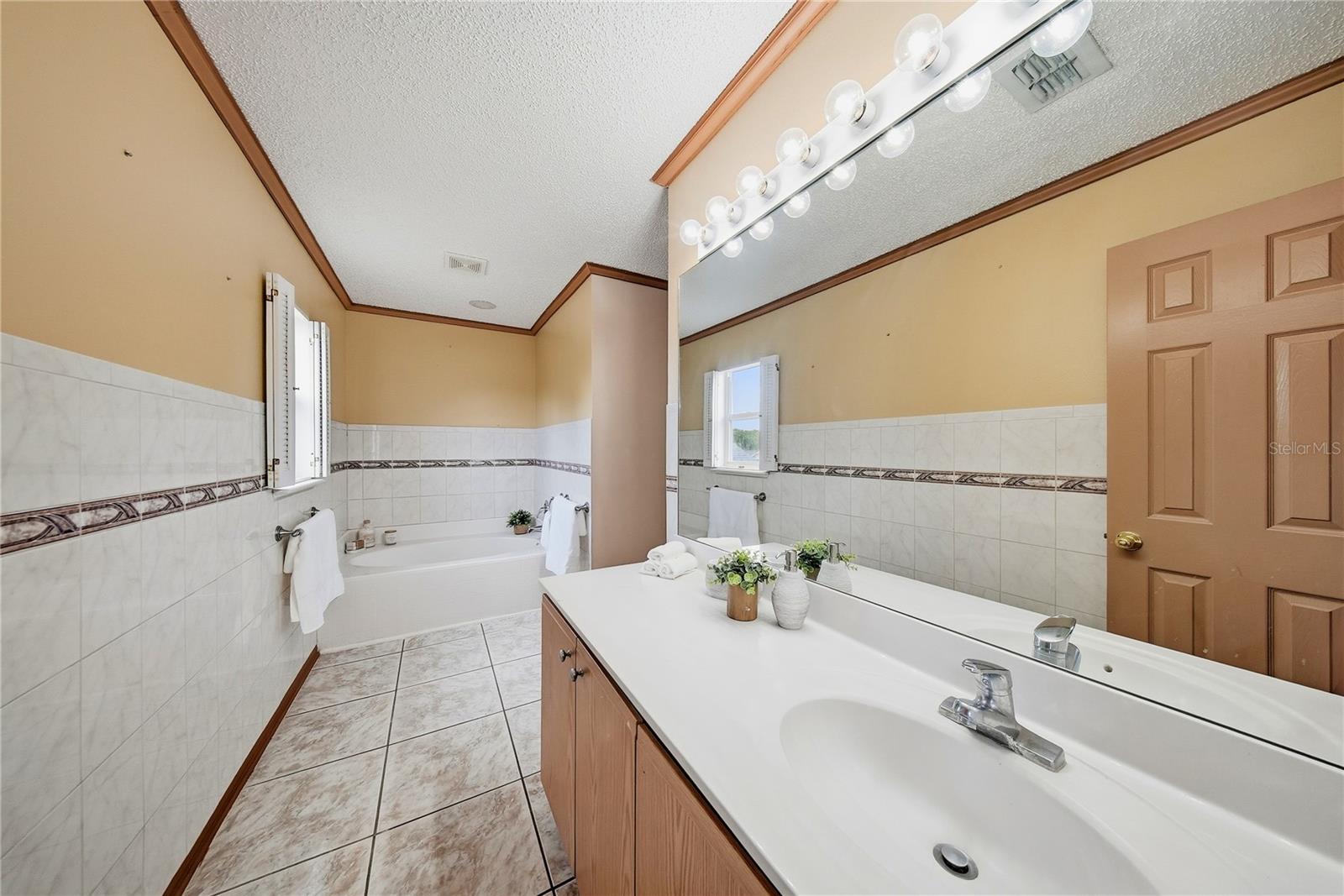 ENCLAVE PH 02 - Residential