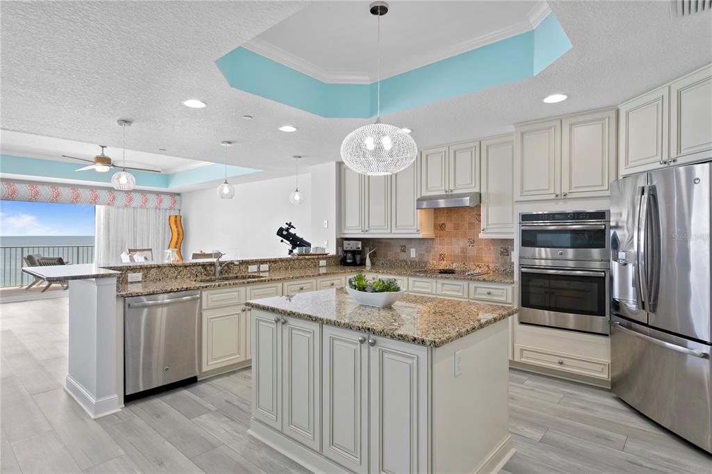 BEACH CLUB OF MADEIRA CONDO - Residential